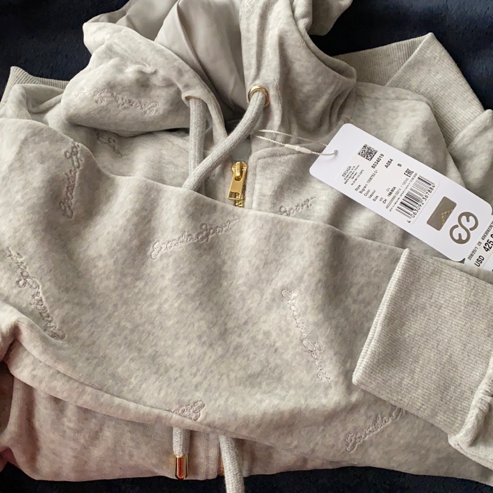NWT ESCADA ZIP UP